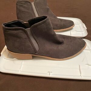 Dolce Vita booties